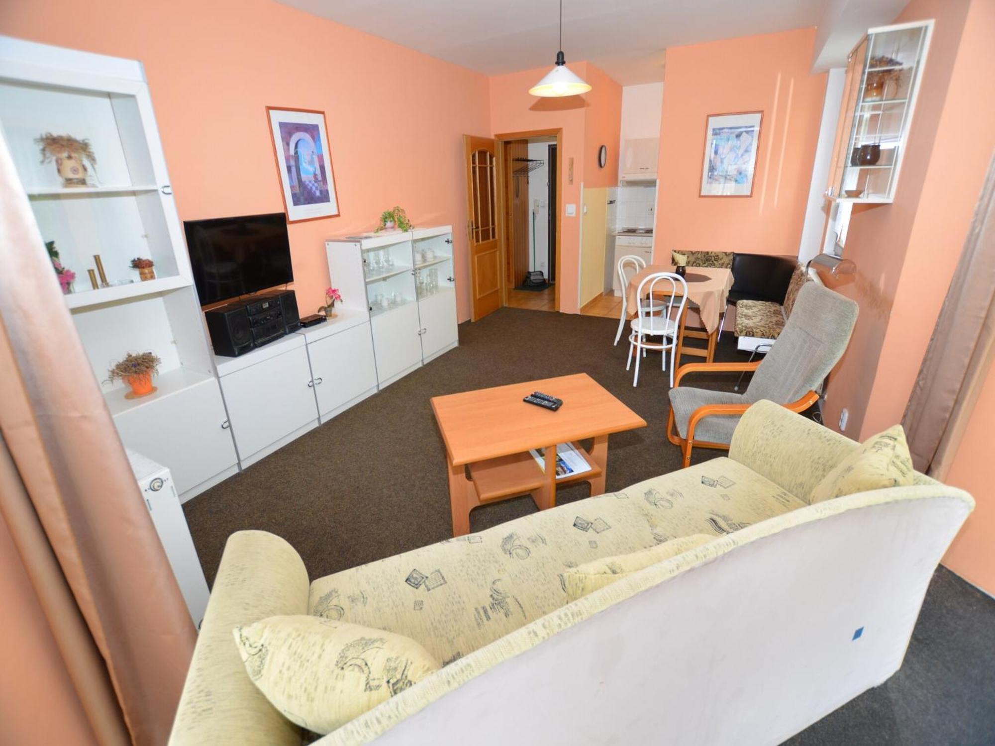 Snug Apartment In Jachymov Near Ski Area Dış mekan fotoğraf