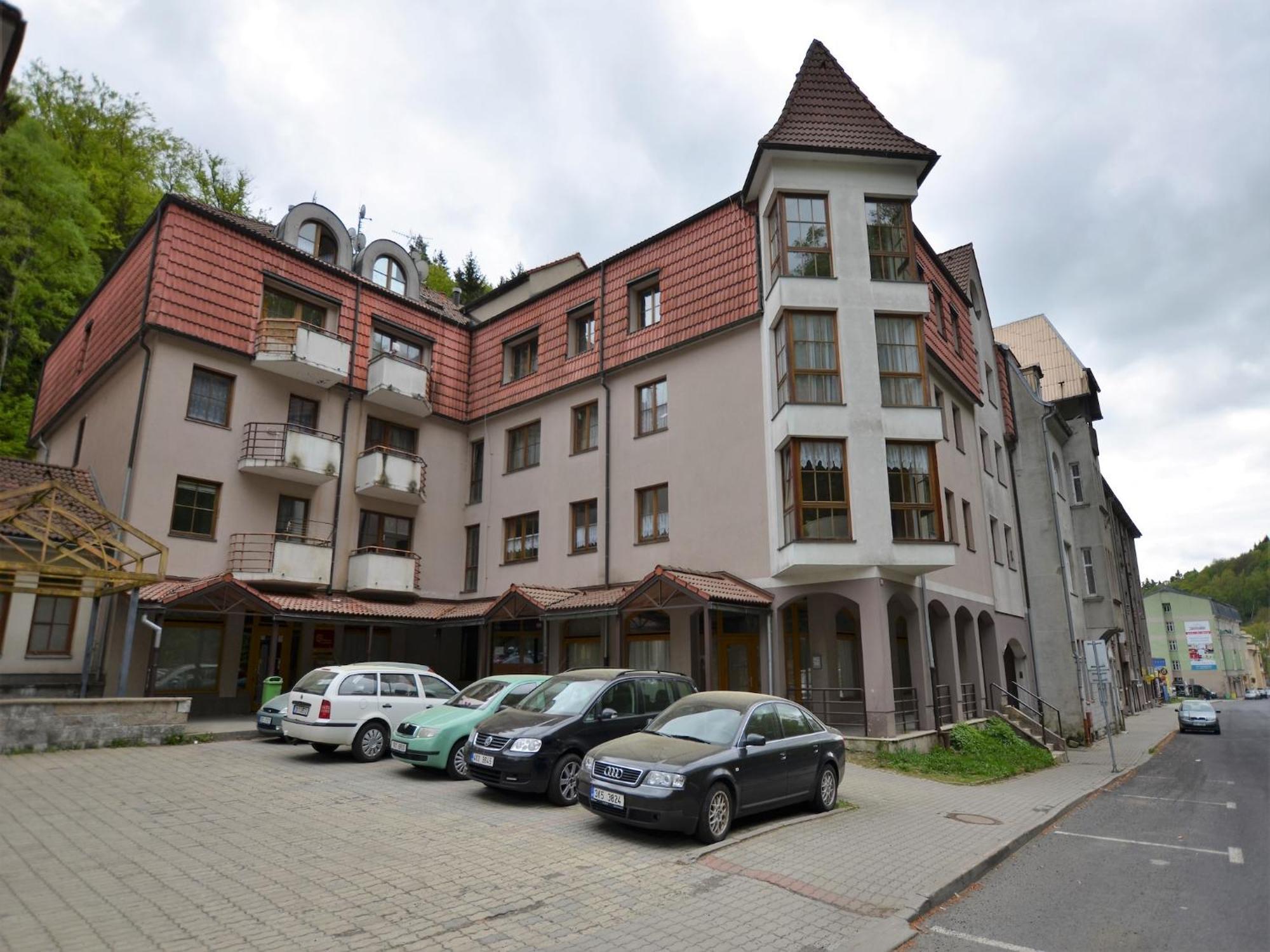 Snug Apartment In Jachymov Near Ski Area Dış mekan fotoğraf